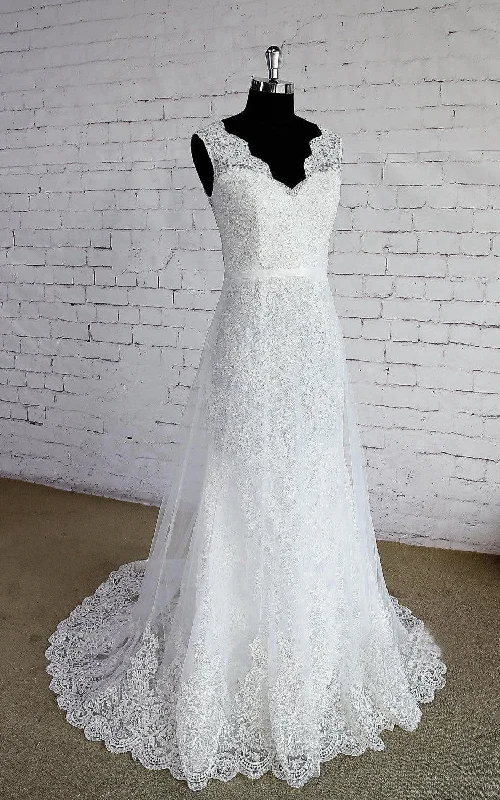 Double Layered V-Neck Sleeveless Lace Wedding Dress With Lace Trim-ET_711318