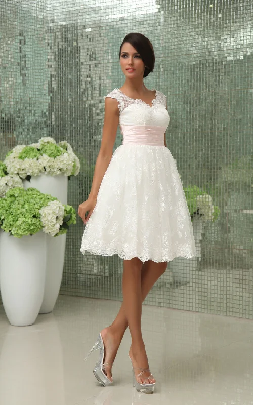 Short Sweetheart Sleeveless Exquisite Gown With Lace Applique-GC_705003