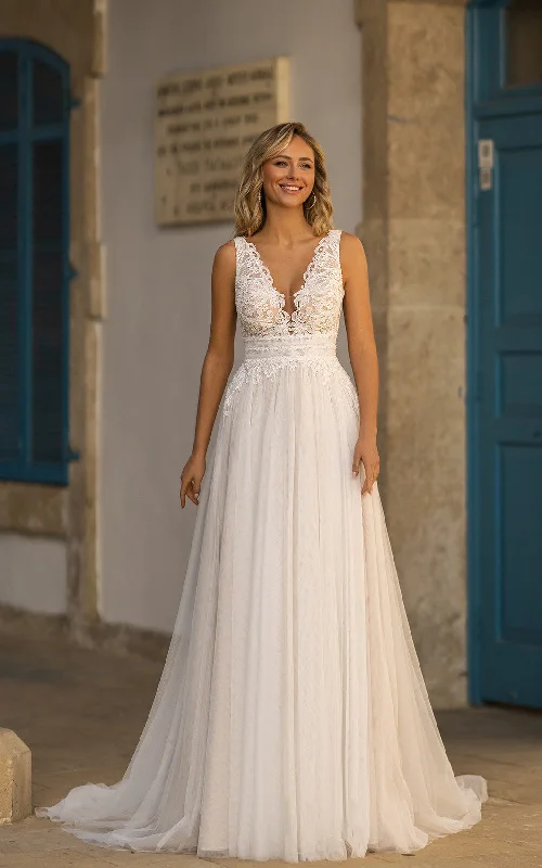 Floral Romantic Elegant A-Line Boho Lace Wedding Dress V-Neck Sleeveless Deep V-Back Bridal Gown with Brush Train