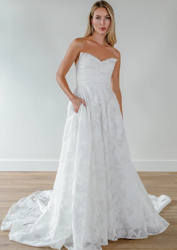 Wtoo Vienna with sleeves Wedding Dress